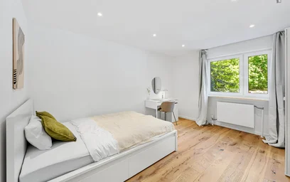Quarto privado em Staudingerstraße, imagem 1 de 9