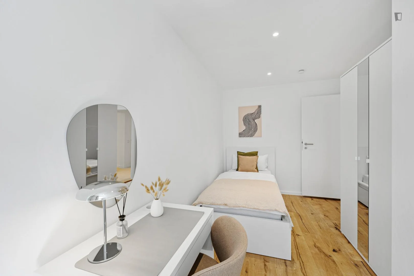 Quarto amigo do estudante em com comodidades modernas