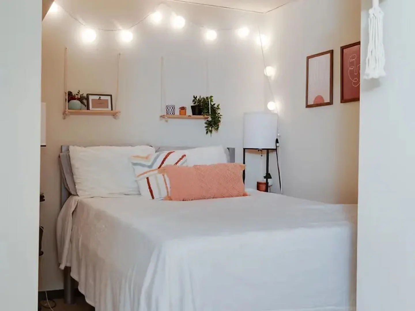 Quarto acolhedor para estudantes disponível em 