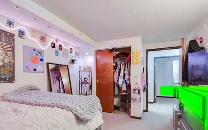 Quarto para alugar com cama de casal em {area}