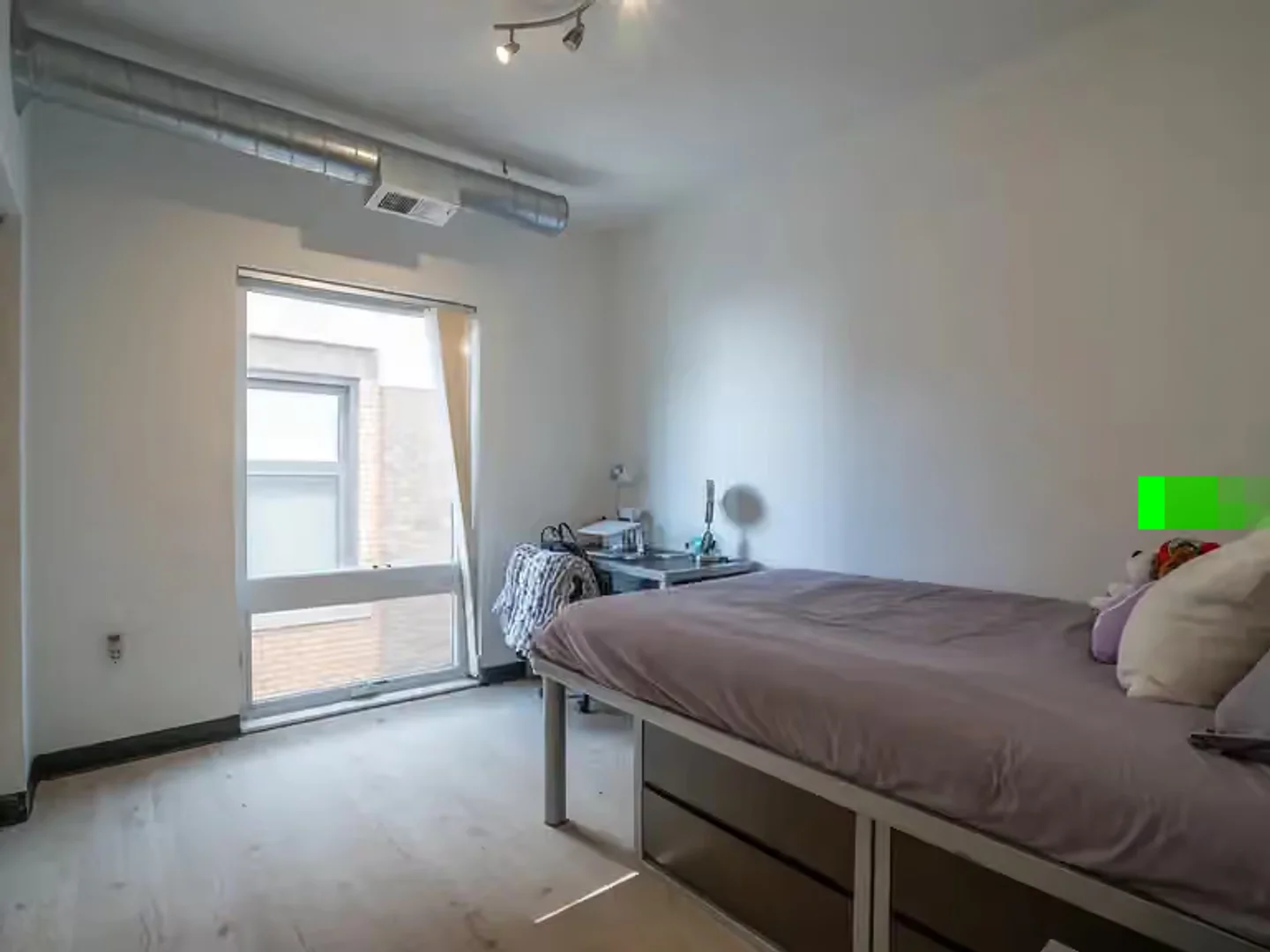 Quarto de estudante confortável e espaçoso em 