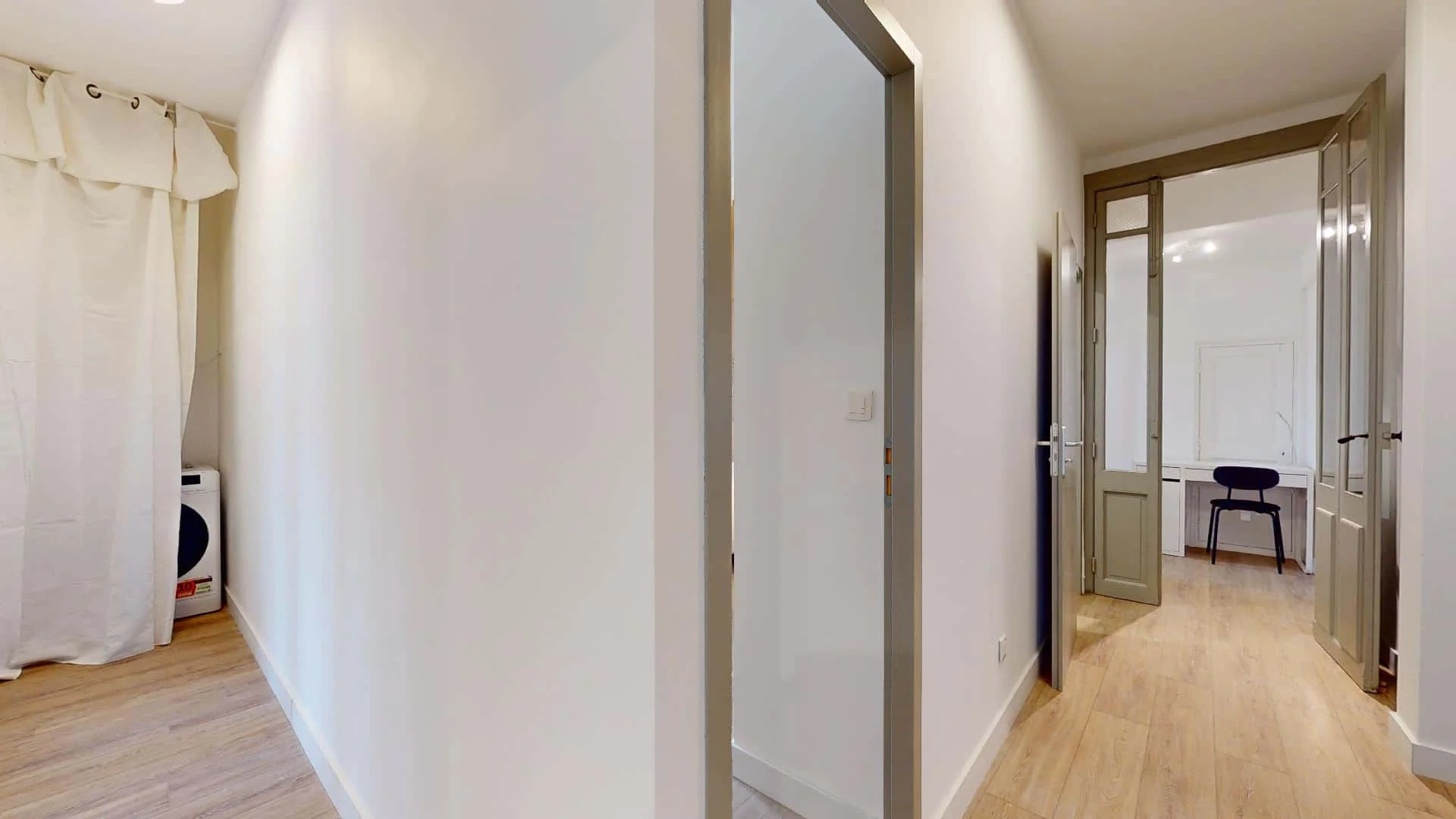 Comfortable and spacious student room in