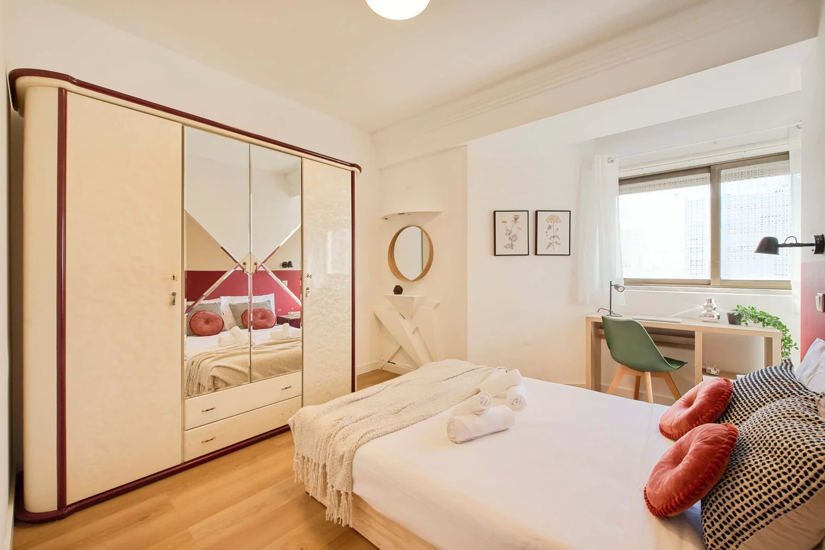 Budget-friendly student room close to campus in 