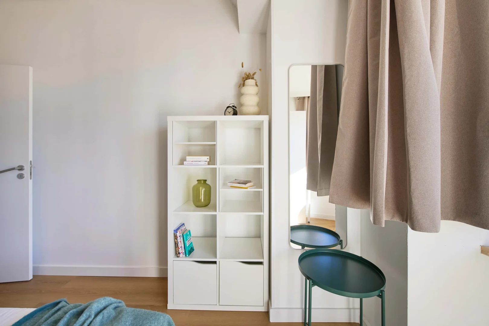 Economical student room with convenient location in 