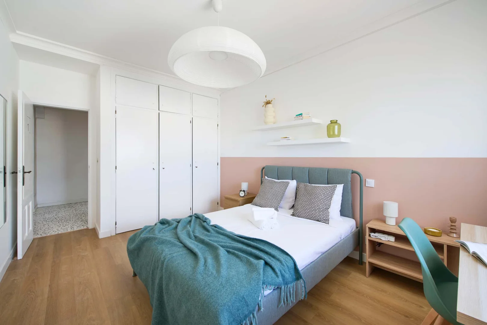 Economical student room with convenient location in 