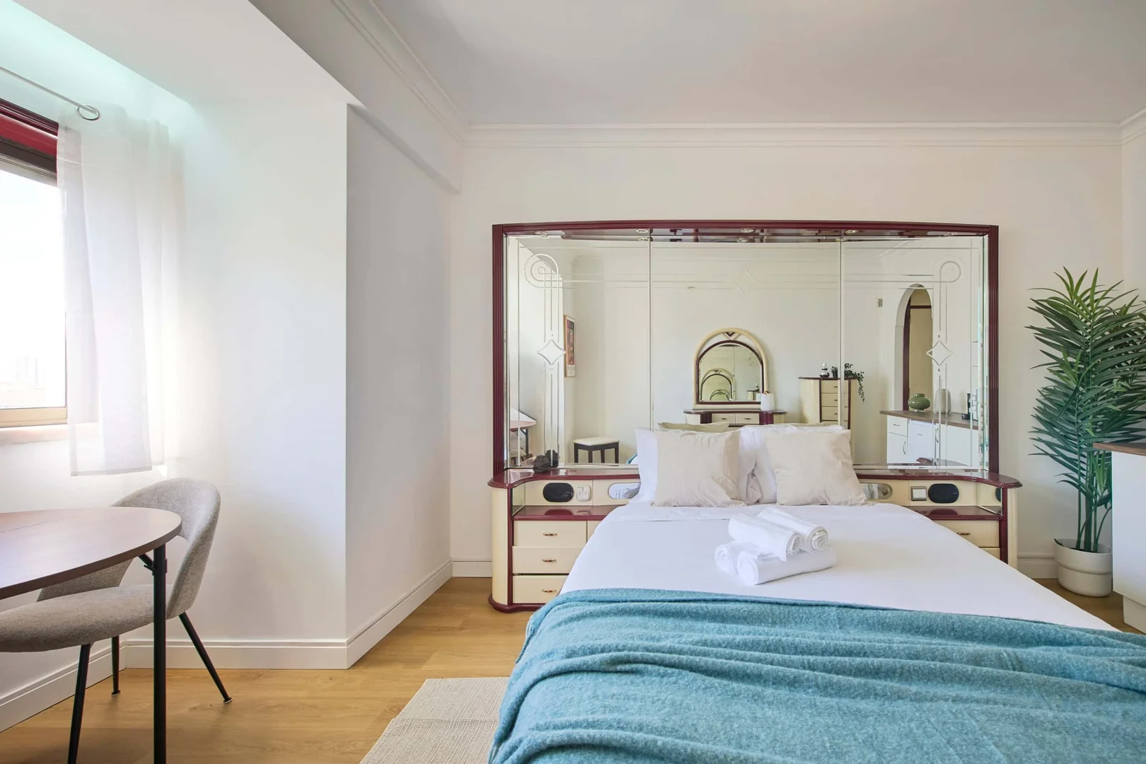 Cozy room for students available in 