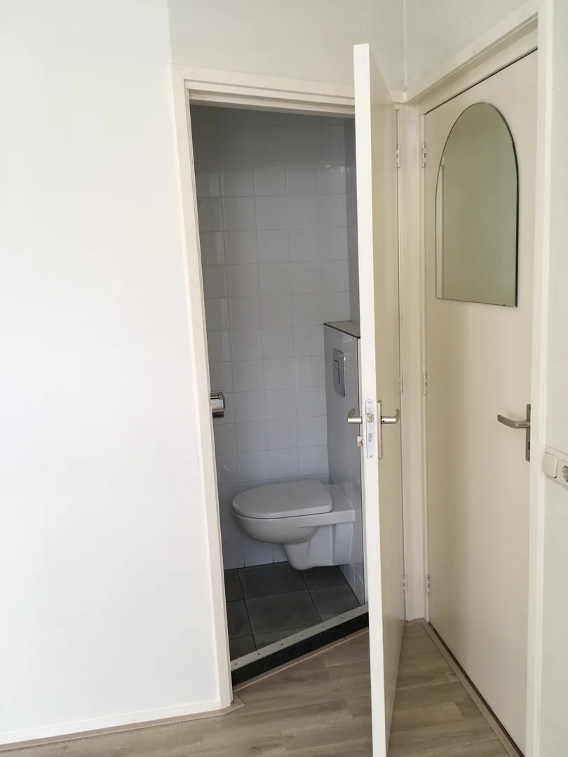 Student-friendly studio with excellent transport links in 