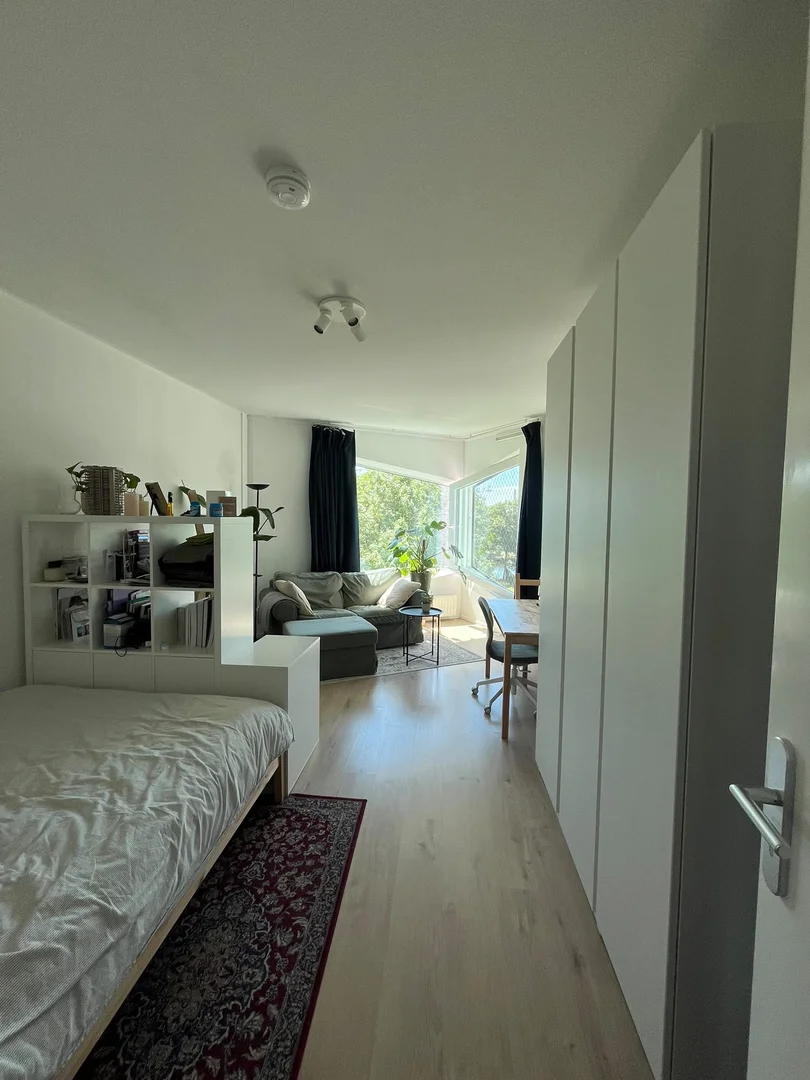 Budget-friendly student room close to campus in 