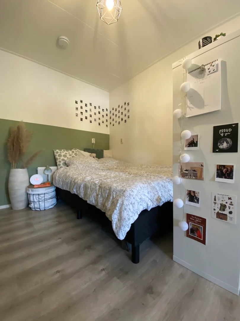 Habitación en apartamento estudiantil en alquiler en , completamente amueblado