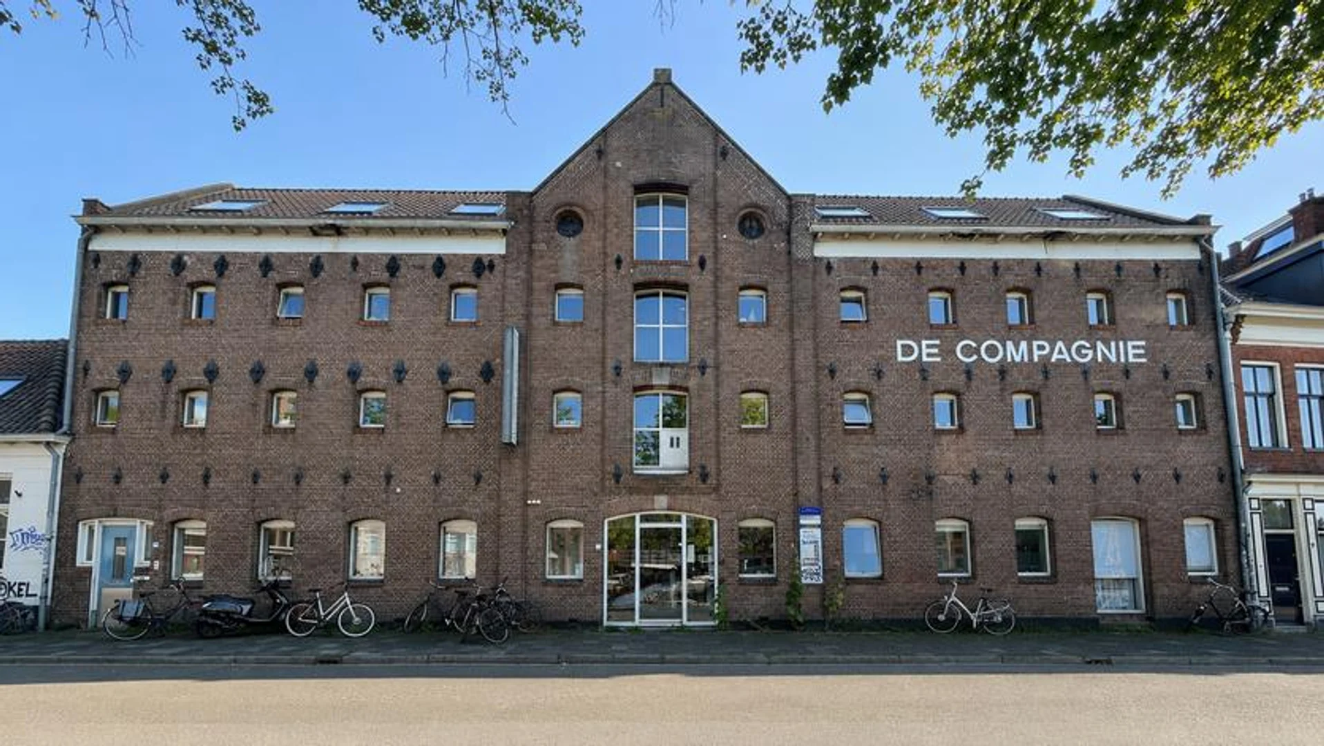 Habitación para estudiantes en  con área de estudio y facilidades compartidas