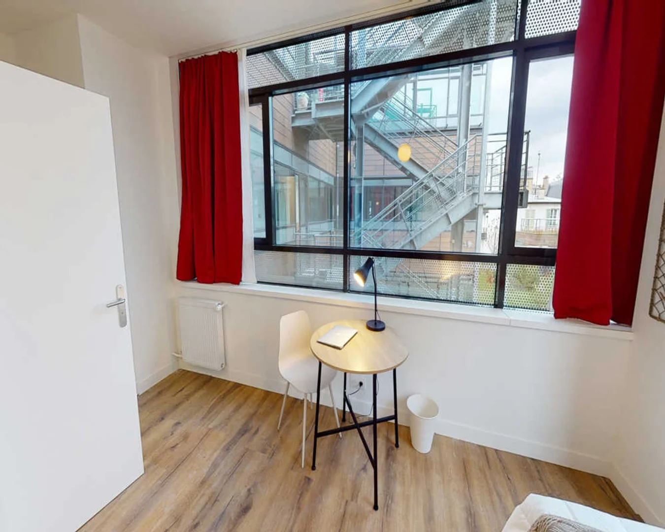 Budget-friendly student room close to campus in