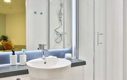 Habitación privada en residencia en Gas Ln, Bristol BS2 0SF, United Kingdom, imagen 9 de 40
