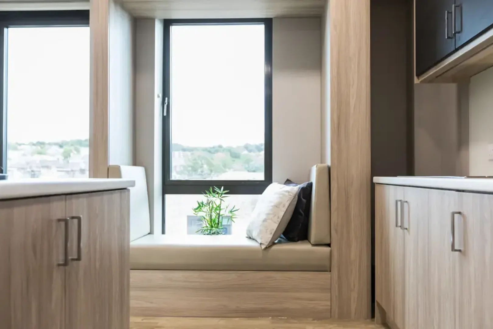 Habitación estudiantil amplia y cómoda en