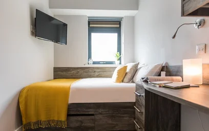 Stanza privata in residence in 15 Queens Walk, Reading RG1 7QF, UK, immagine 1 di 37