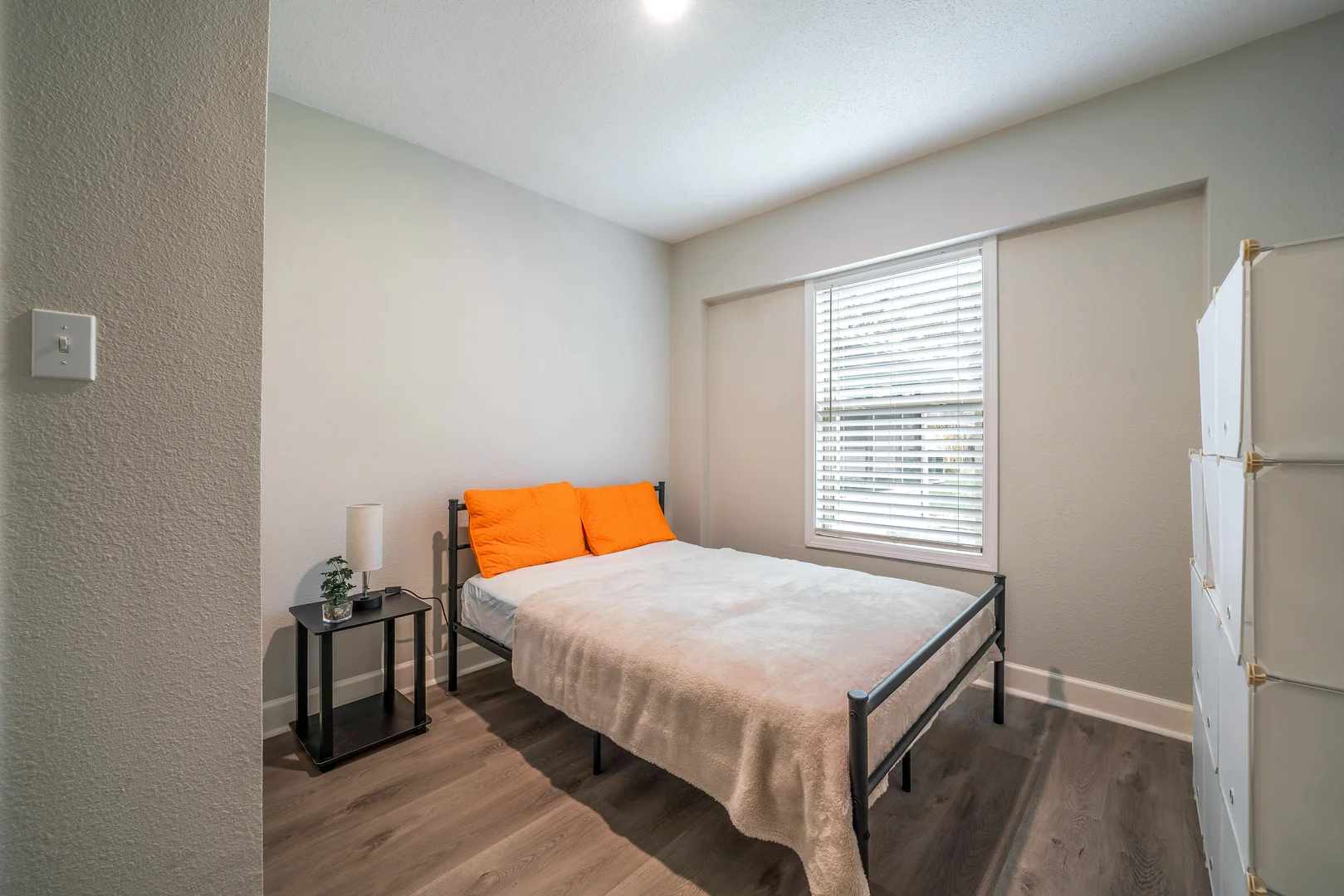 Street, TX, Houston, United States, 77013