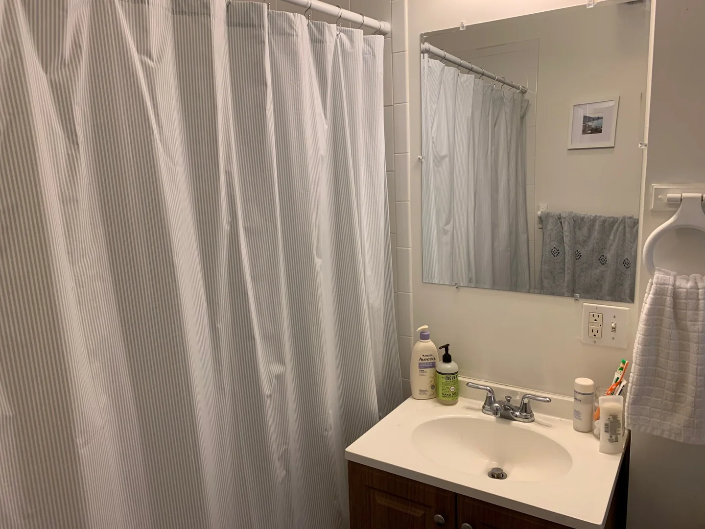 Niedrogi apartament typu studio z niezbędnymi funkcjami w 