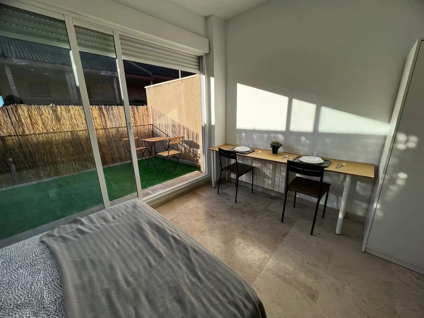 Habitación acogedora para estudiantes disponible en 