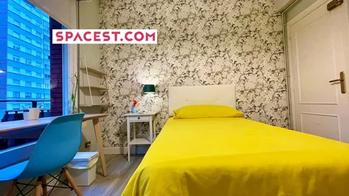 Private room at Landin Felix Doctor Kalea, 48012 Bilbo, Bizkaia, Spain, image 1 of 10