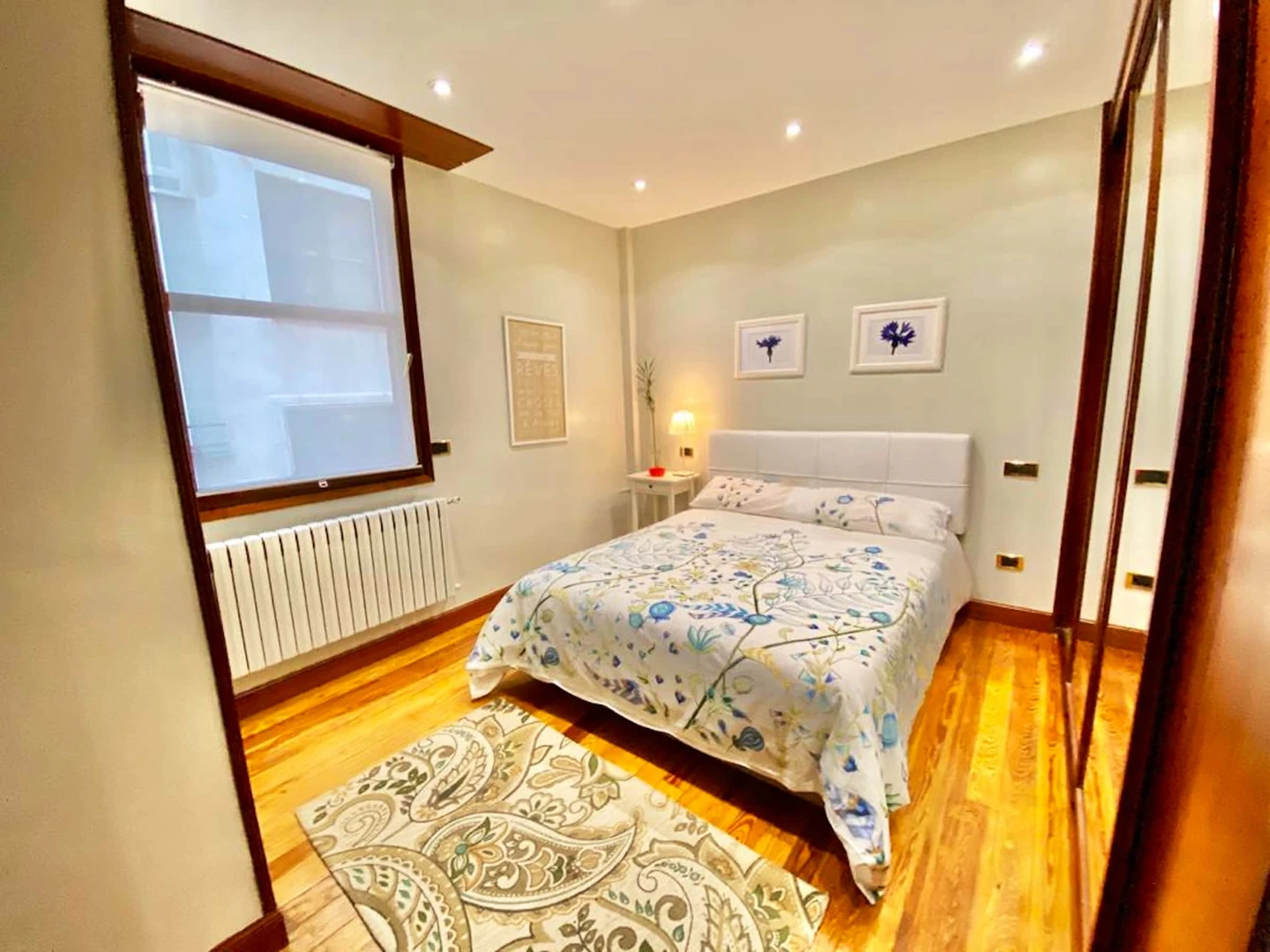 Quarto para alugar num apartamento partilhado em Bilbau