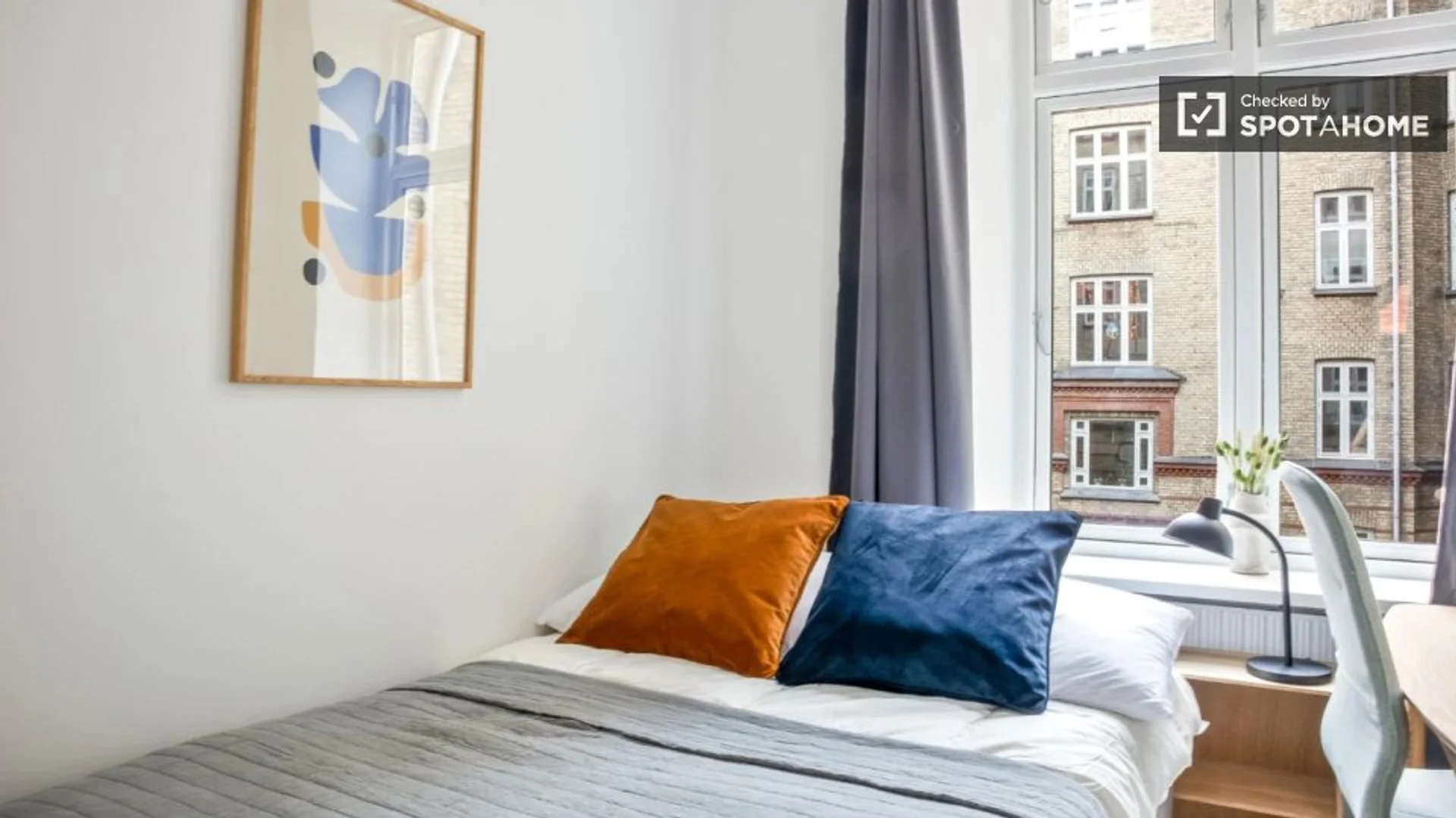 Habitación estudiantil económica con ubicación conveniente en 