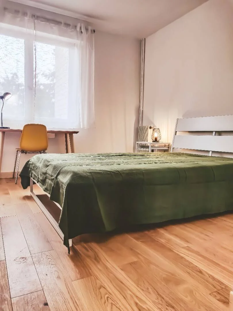 Habitación estudiantil económica con ubicación conveniente en 