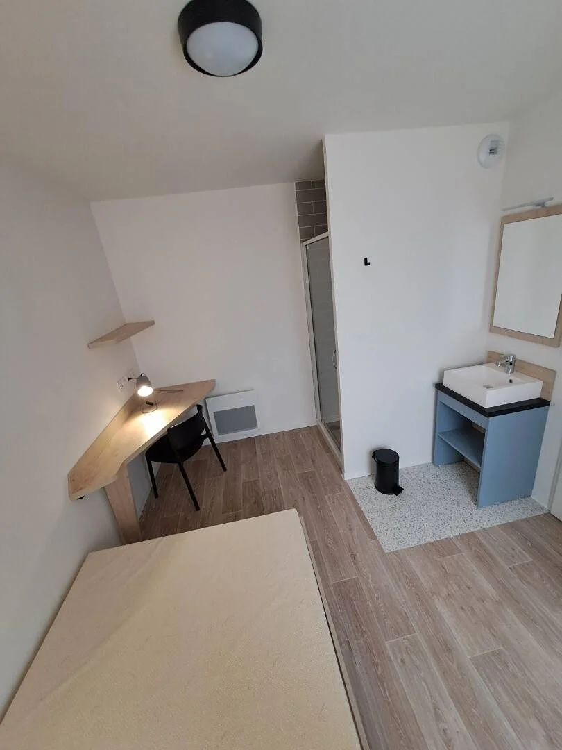 Chambre à louer dans un appartement d'étudiant à , entièrement meublée