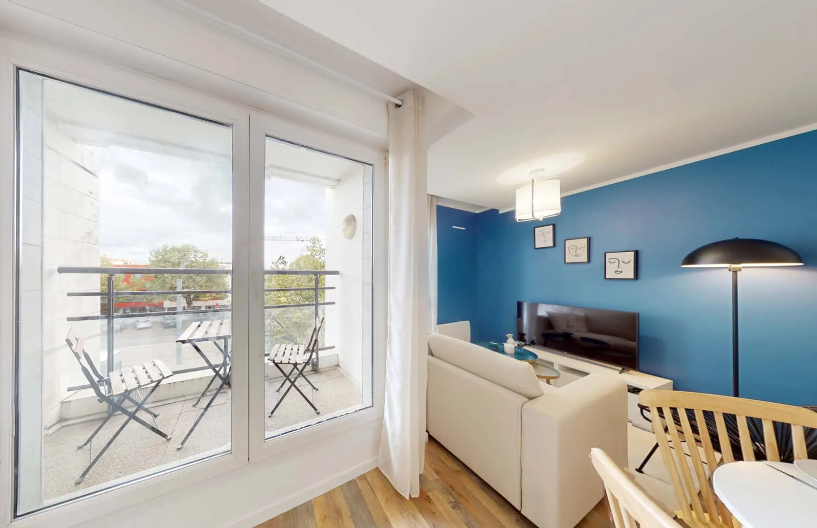 Room for rent in student apartment in , fully furnished