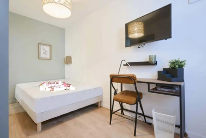 Privatzimmer in der 13 Av. Jean Jaurès, 51100 Reims, France, bild 6 von 19