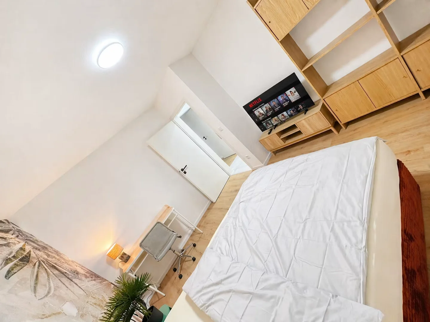 Quarto para alugar em apartamento de estudantes em , totalmente mobilado