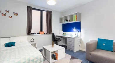 Cheap private room in Preston