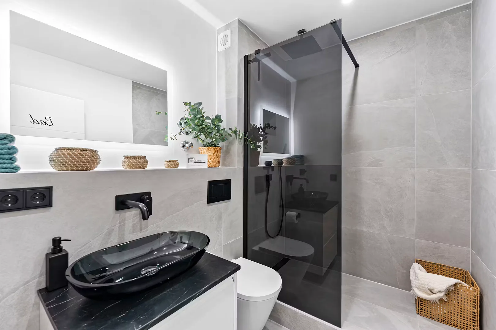 Student-friendly room in  with modern amenities