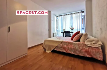 Privatzimmer in der C/ de Francisco Silvela, 28028 Madrid, Spain, bild 1 von 20