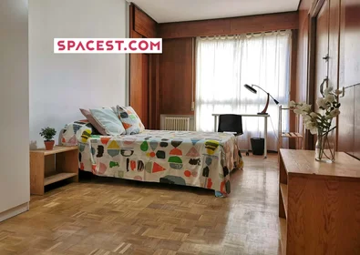 Privatzimmer in der C/ de Francisco Silvela, 28028 Madrid, Spain, bild 1 von 20