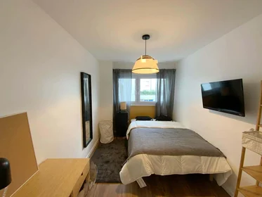 Habitación privada en 71 Rue Louis Blanc, 76100 Rouen, France, imagen 1 de 6