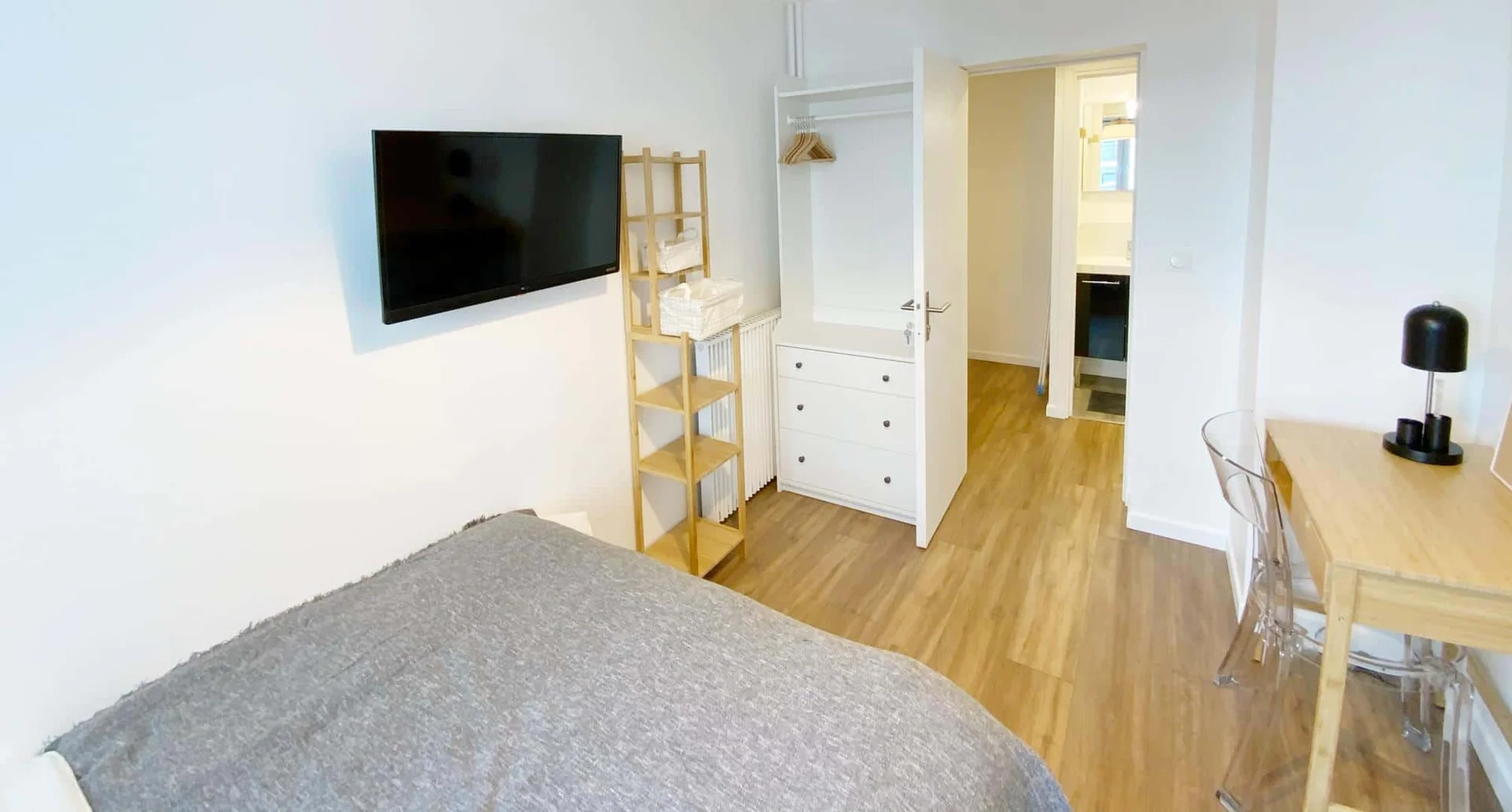 Habitación asequible para estudiantes con buena iluminación en 