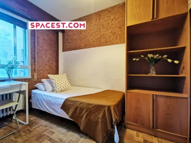 Privatzimmer in der C/ de Francisco Silvela, 28028 Madrid, Spain, bild 1 von 20