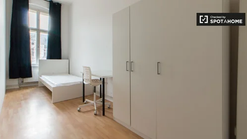 私人房间 在 Rheinstraße, 19的图像8