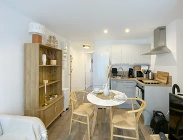 Özel oda konumu 8 rue d'Auge, 3 6 görüntüsü