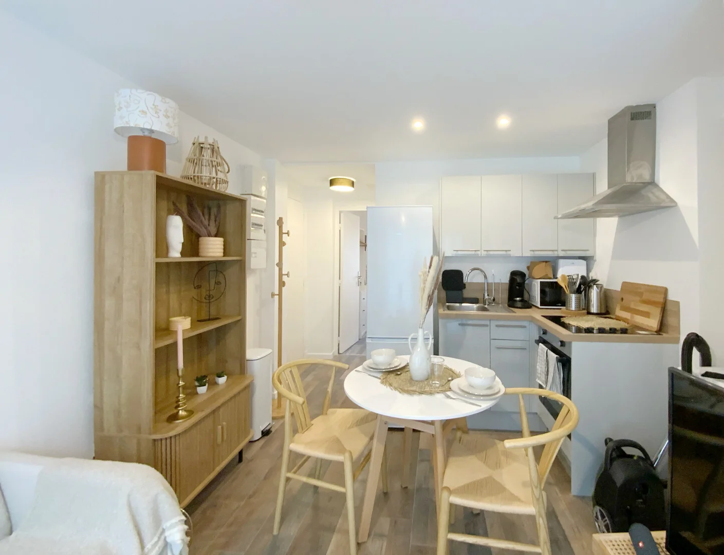 Functional student room perfect for studying in 