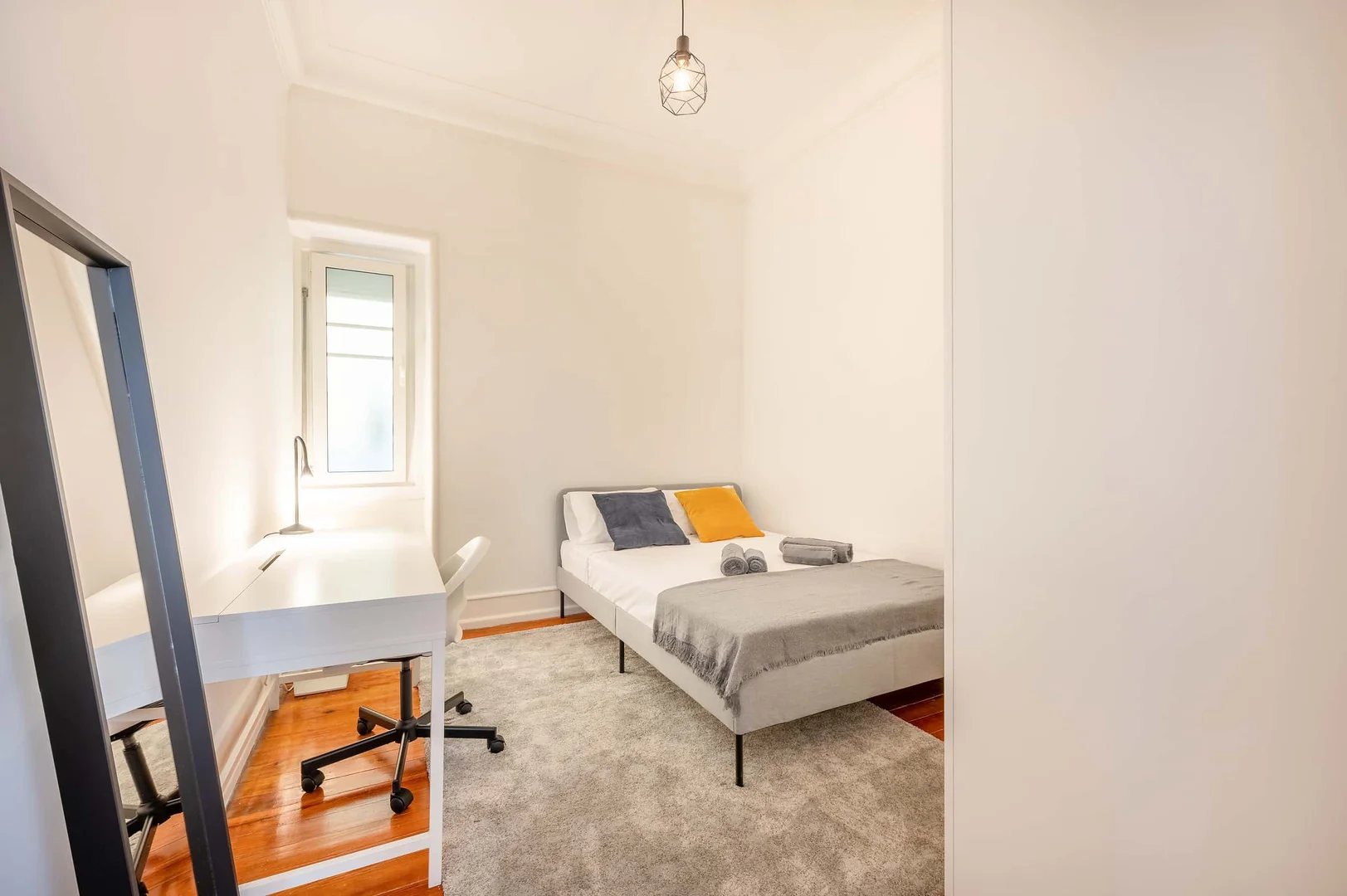 Quarto acolhedor para estudantes disponível em 