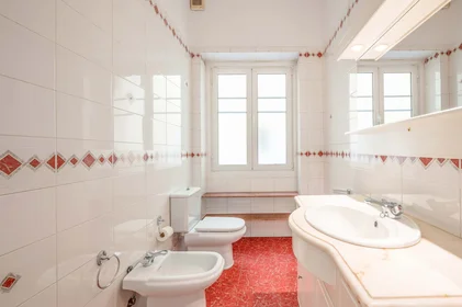 Quarto privado em R. Padre António Vieira, 1070 Lisboa, Portugal, imagem 14 de 20