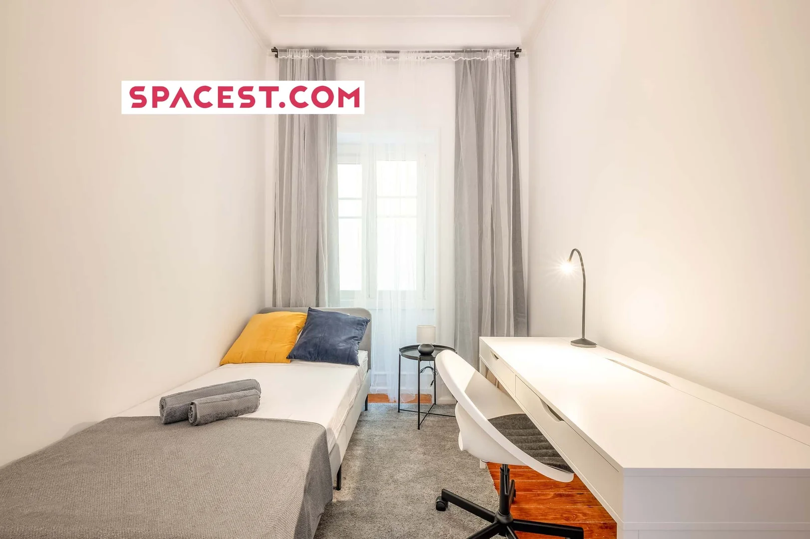 Quarto de estudante económico com localização conveniente em 