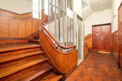 Quarto privado em R. Padre António Vieira, 1070 Lisboa, Portugal, imagem 18 de 20