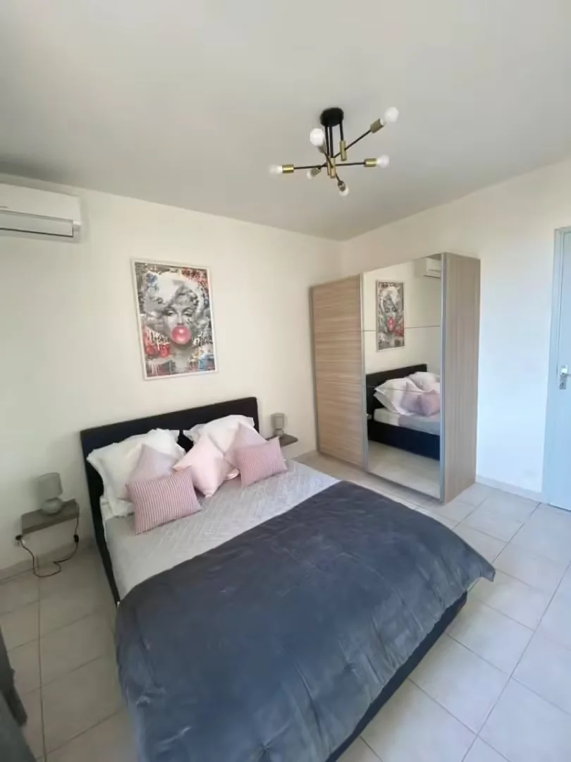 Economical student room with convenient location in 