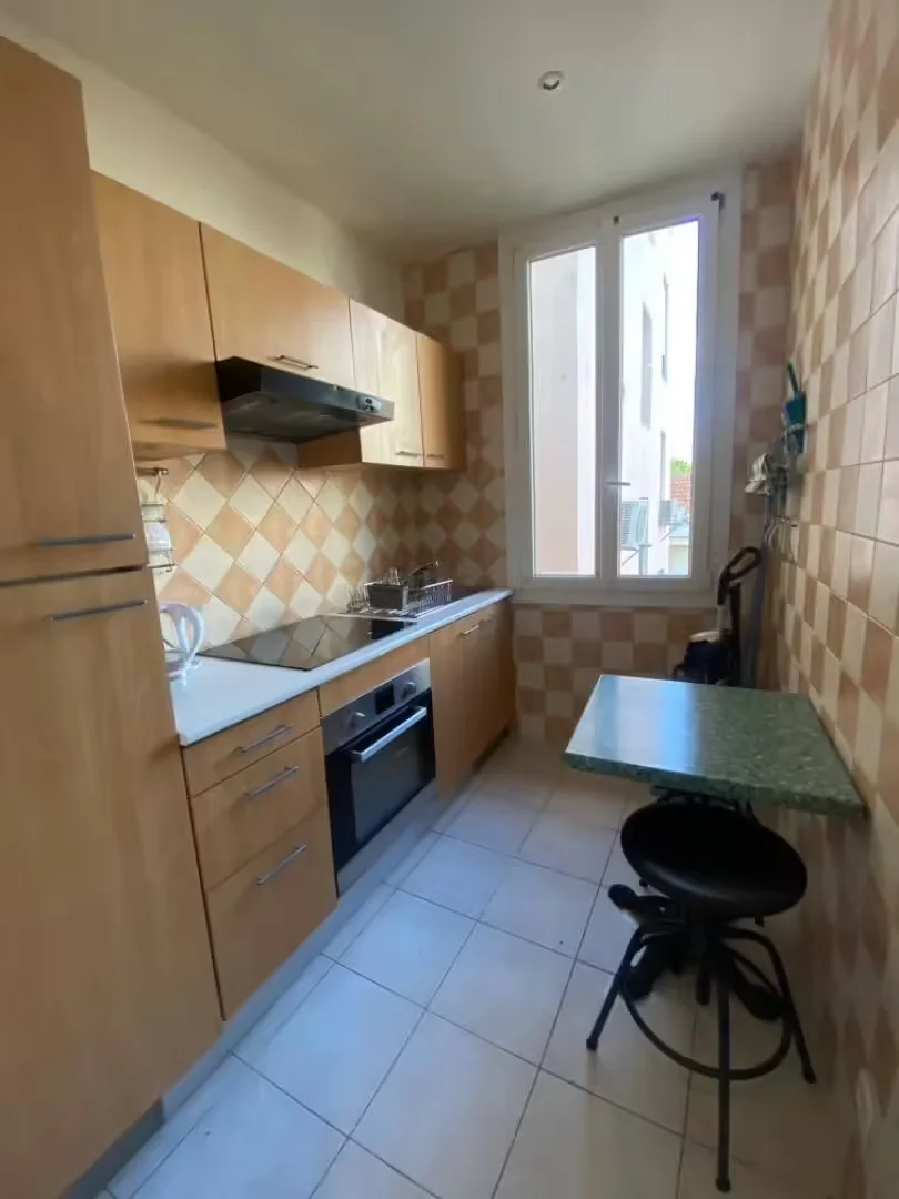 Economical student room with convenient location in 