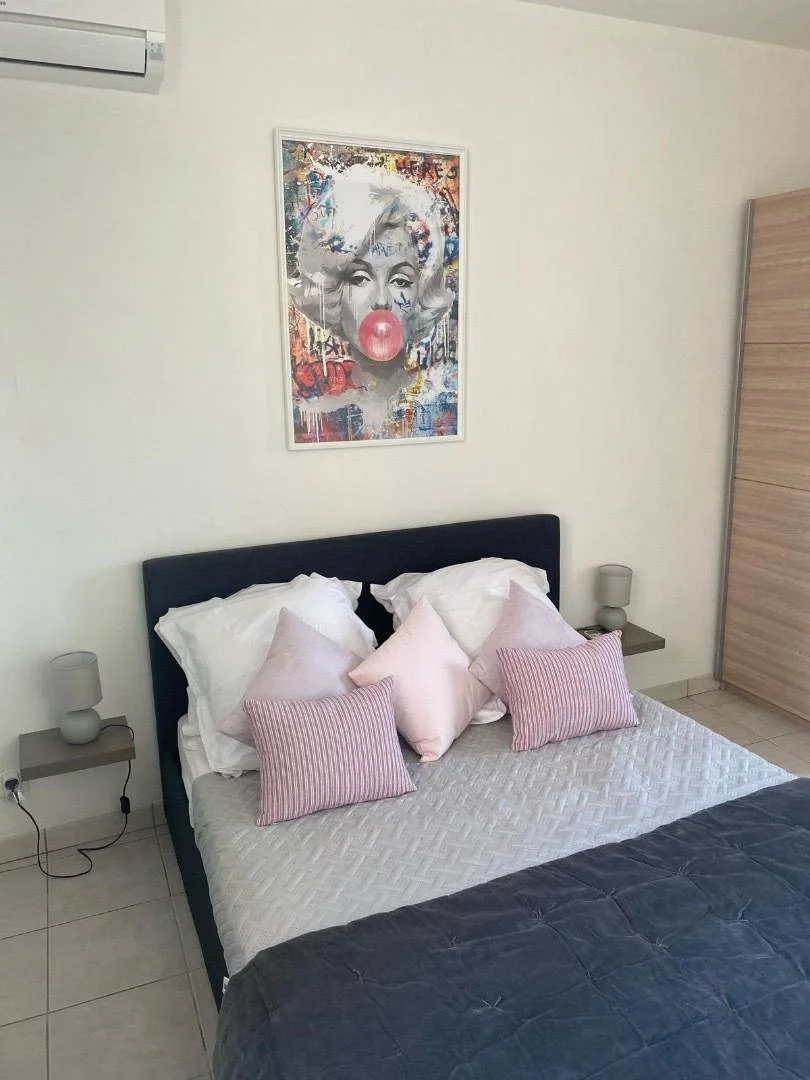 Comfortable and spacious student room in 