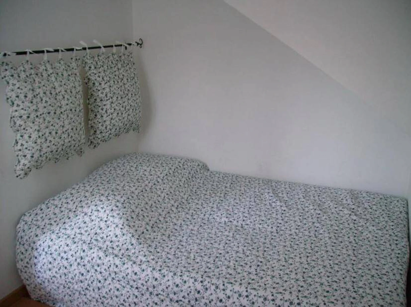 Room for rent with double bed Avignon
