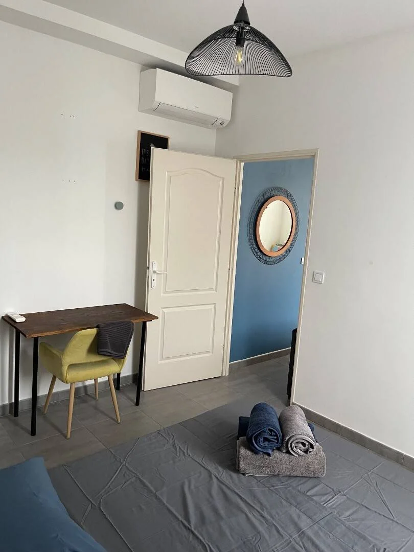 Comfortable and spacious student room in 