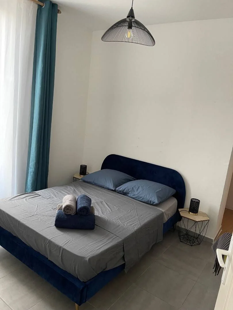 Cozy room for students available in 
