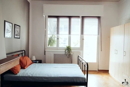 Renting rooms by the month in Athens